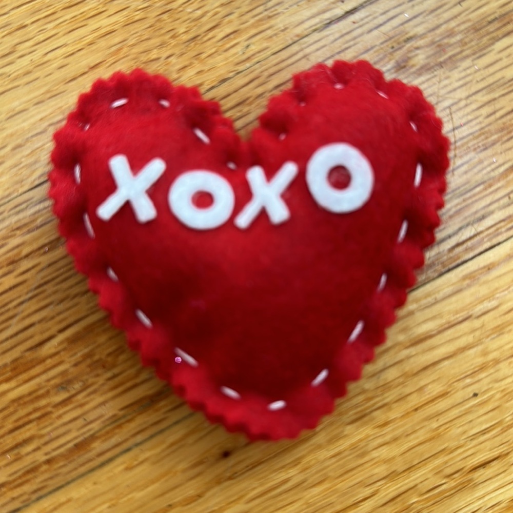 Michaels Valentine’s Day Felt Heart Table Scatter - Picture 2 of 5